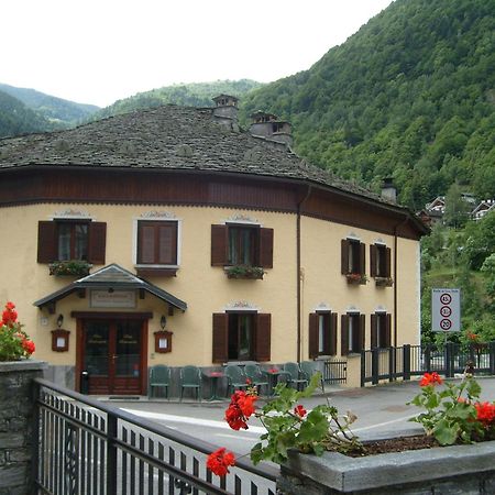 Hotel Residence Giardini Piode Eksteriør bilde